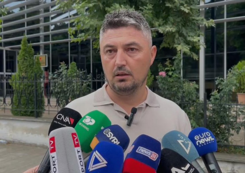 'Nuk doja...' Autori 14 vjeçar kërkon ndjesë në gjykatë për vrasjen me thikë të Eraldit e përlotet! Kërkon falje dhe i ati