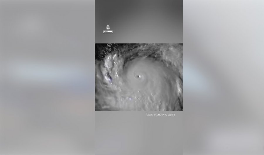 Pamje nga brenda syrit të uraganit Erin, cikloni i kategorisë 5 që po trondit Atlantikun