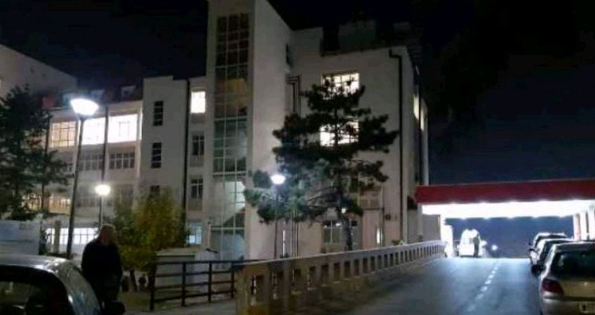 Dy të vdekur dërgohen pa shenja jete në emergjencë nga aksidenti në Llapushnik, 19 vjeçari në gjendje të rëndë