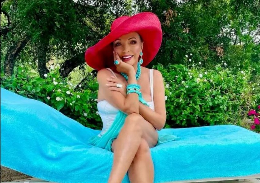 Mosha është veç një numër! Aktorja 92-vjeçare habit ndjeksit me fotot e saj me bikini