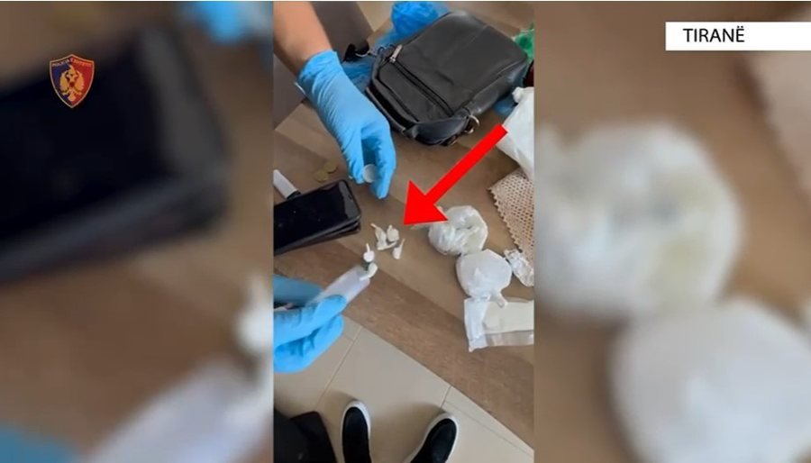Zbulohet laboratori i drogës në Yzberisht, prodhonte kanabis e kokainë, arrestohet 61-vjeçari 