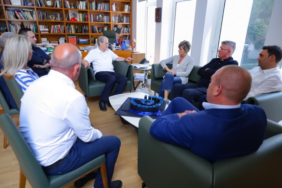 Berisha takim me deputeten italiane Erica Mazzetti: Bëhuni avokate e demokracisë shqiptare te ndërkombëtarët