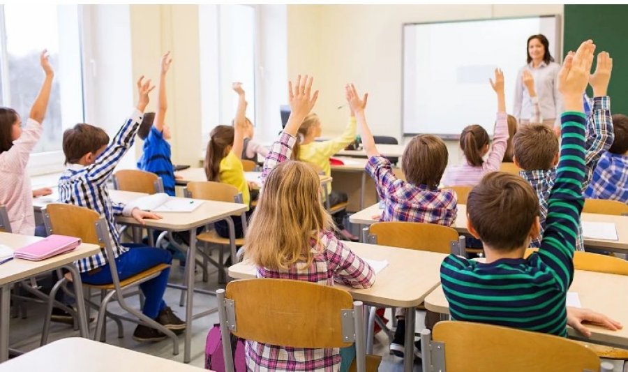 Finlanda fut inteligjencën artificiale në shkolla për të mbrojtur nxënësit nga dezinformimi
