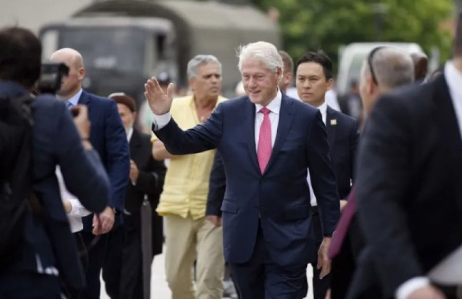 Bill Clinton sot feston 79-vjetorin, kjo ishte jeta e vështirë e tij