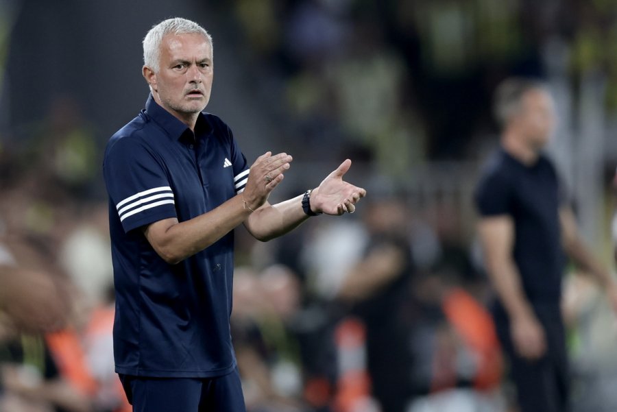 Mourinho: Jam përshtatur në mënyrë perfekte me futbollin turk, Neymar ka fituar shifra me shumë zero...