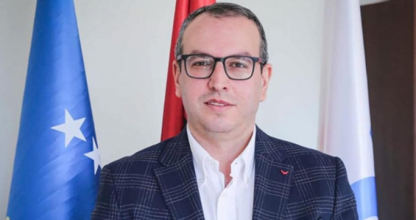 Gjoshi ironizon me VV-në: PDK, LDK, AAK dhe gruaja e Rexhës