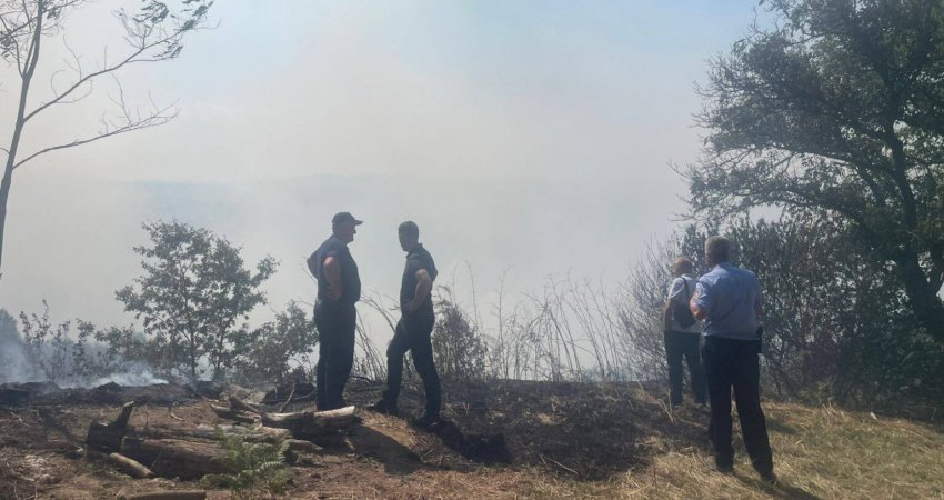 25 vatra zjarri u regjistruan sot në Kosovë, tri ende aktive