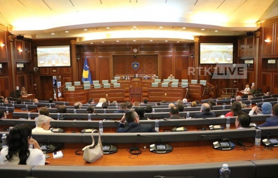 Kriza politike në Kosovë thellohet - Ja kur mblidhet përsëri Parlamenti në seancë konstituive