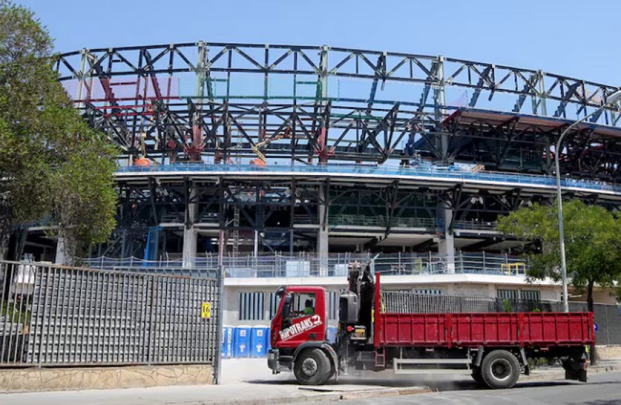 Stadiumi ‘Camp Nou’ nuk plotëson kushtet, Barcelona rrezikon ndeshjen e planifikuar