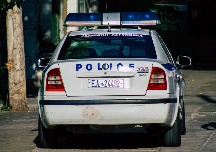 Dhunoi brutalisht ish-partneren me sende të forta, lihet në paraburgim 33-vjeçari. E reja shqiptare pëson dëmtime të rënda në trup 