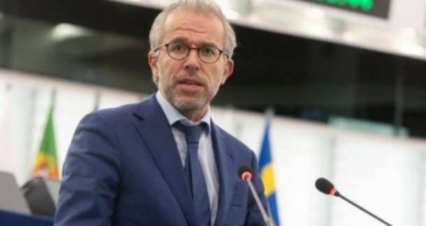Eureodeputeti Reuten: Formojeni qeverinë që t’ju ndihmojmë për anëtarësim në BE dhe KiE