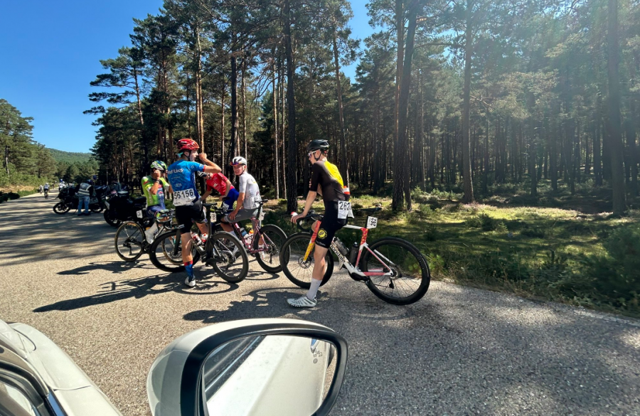 Tragjedi në Vuelta a la Ribera, humb jetën një çiklist i ri pas një rrëzimi masiv