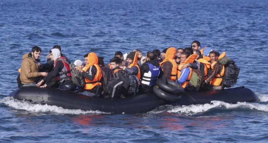Spanjë/ U hodhën nga varka në det, zhduken 12 emigrantë në ishujt Balearik