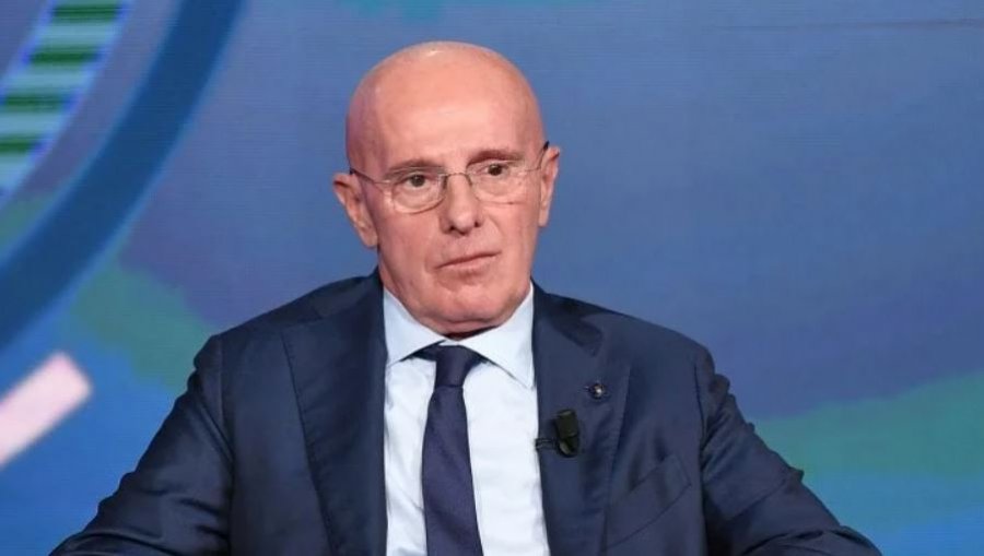 Arrigo Saki komenton humbjen e Milanit: Alegrit i duhet kohë