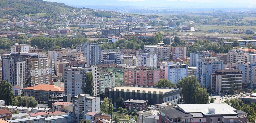 ‘Koha për rezistencë’/ Shpërndahen fletëpalosje në Veri, Kurti ndërton ura