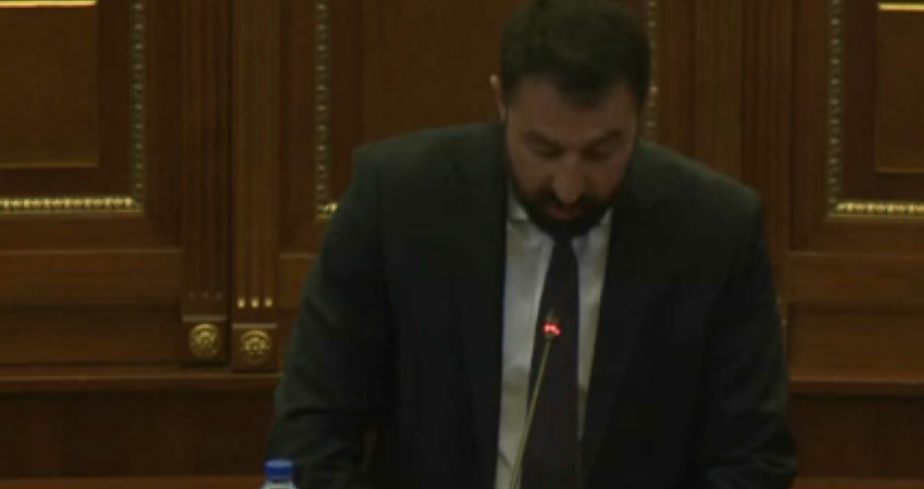 Elbert Krasniqi propozoi tre emra për nënkryetar me rotacion, kërkoi votim të ndarë nga komuniteti serb