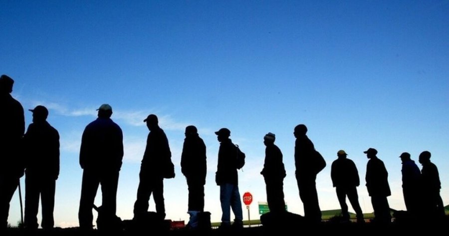 Të rinjtë largohen nga Shqipëria, vendin po e zënë punëtorët afrikanë