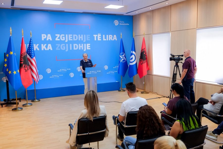 Berisha: Këtu kemi të bëjmë me diktaturë autoritare, që e pranon pluralizmin, por e shtyp atë, që arreston liderët e opozitës në vit zgjedhor