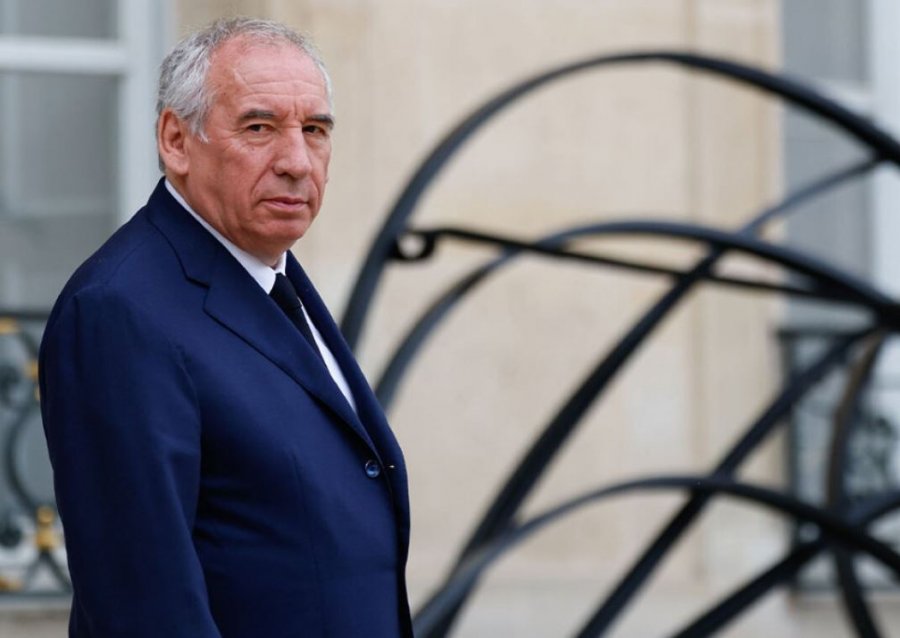 Qeveria e tij drejt rënies, kryeministri Bayrou: Zgjedhja për Francën ose kaos, ose përgjegjësi