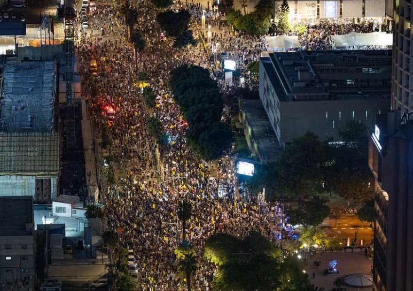  Mbi 350 mijë izraelitë në shesh! Netanyahu injoron demonstratat, nuk ndal sulmet mbi Gazën