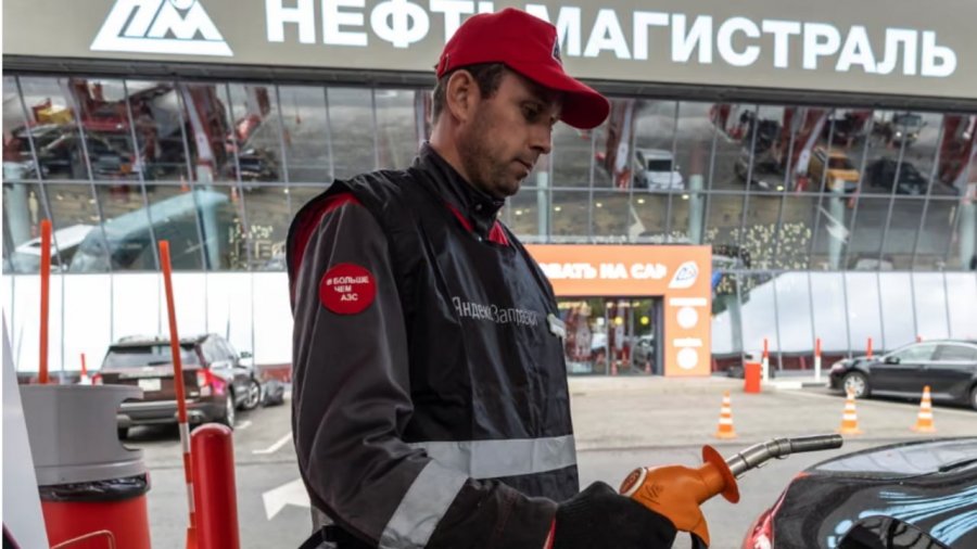 Krizë energjetike në Rusi pas sulmeve nga Ukraina! Çmimet rekord dhe mungesat e karburantit shkaktojnë zemërim tek qytetarët