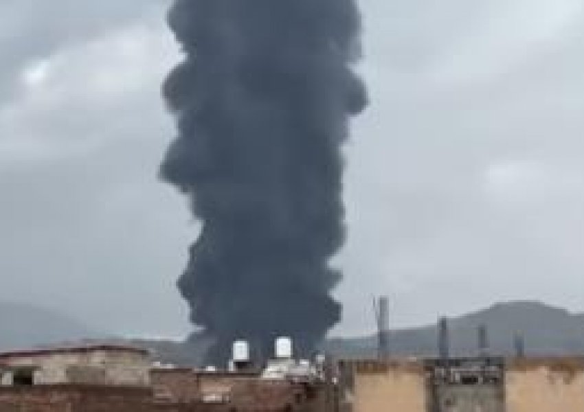 VIDEO/ Izraeli godet kryeqytetin e Jemenit teksa lideri i Houthive po mbante fjalim