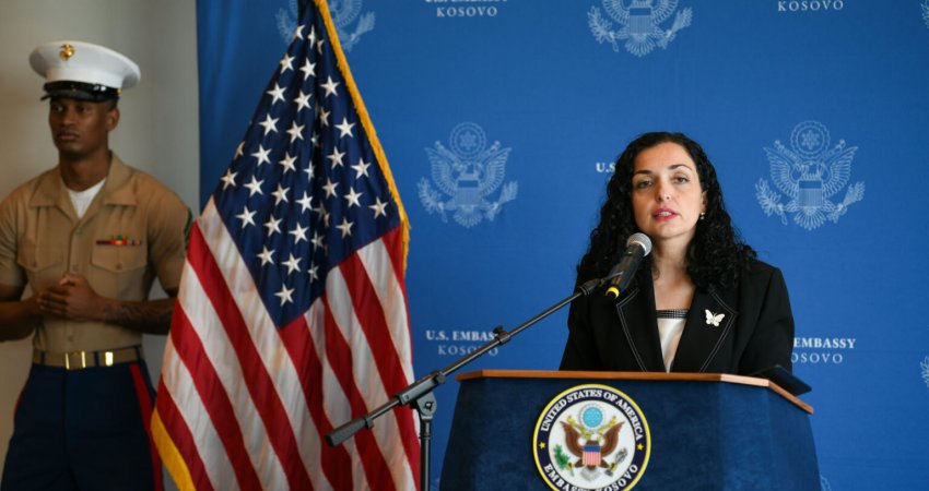 Osmani nënshkruan Dekretin Presidencial, rreshtohet me SHBA-në në luftën kundër terrorizmit