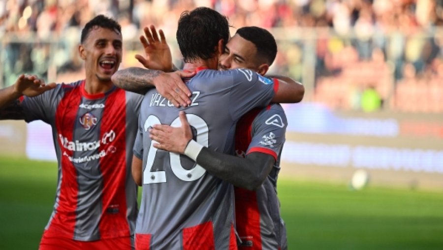 Tjetër fitore e Kremonezes pasi shtangu Milanin në ‘San Siro’, merr kreun e Serie A