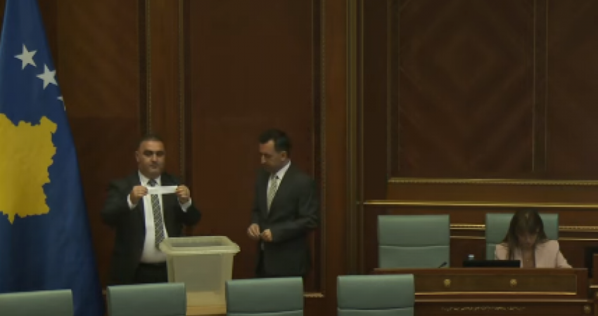 Vazhdon me short zgjedhja e nënkryetarit serb