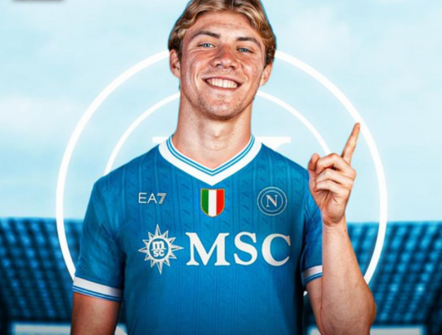 E kryer, Hojlund kalon te Napoli