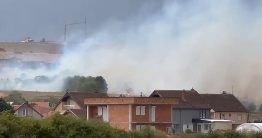 10 persona asfiksohen nga zjarri në Shtime, tre dërgohen në emergjencë