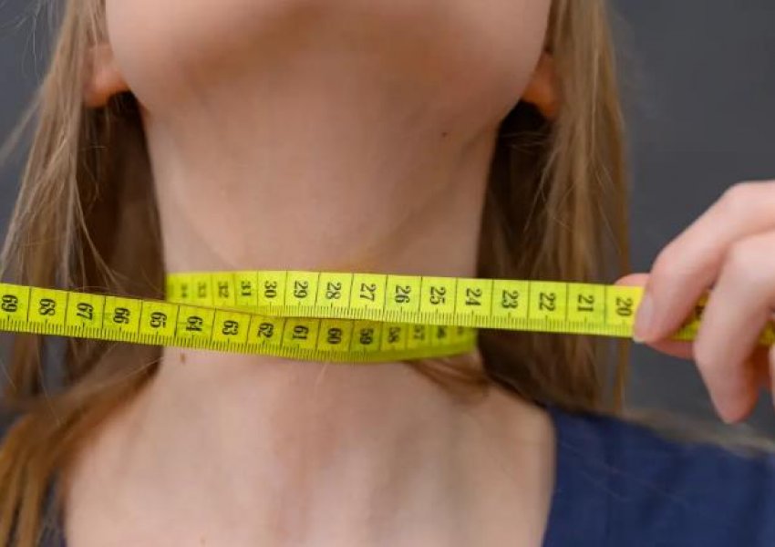 Madhësia e qafës suaj mund të parashikojë rrezikun e sëmundjeve të zemrës dhe diabetit
