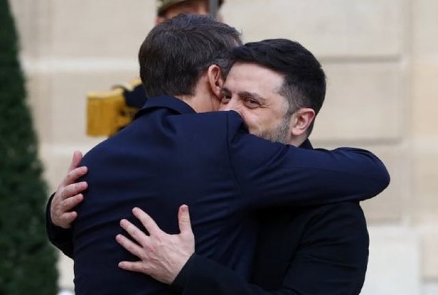 Takimi me Macron/ Zelensky mbërrin në Paris