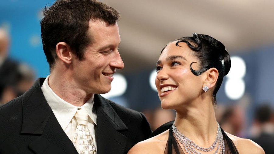 Callum Turner i dashuri i Dua Lipa-s, kandidati kryesor për Bond në filmin e ri 007