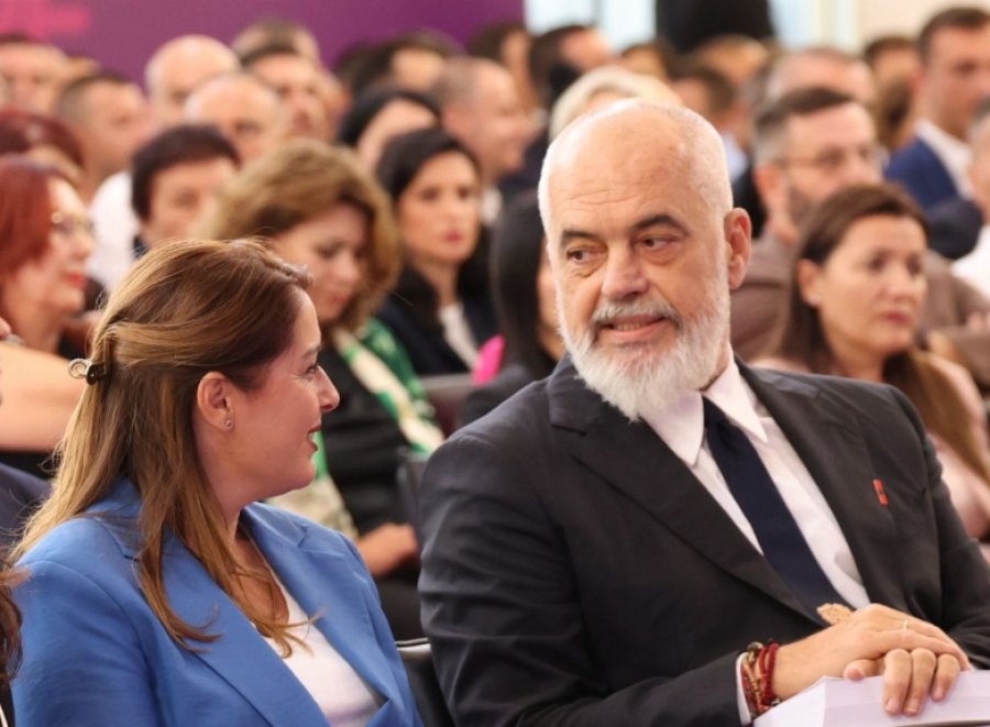 Skandali - Pa asnjë mandat/ Manastirliu si kryetare ‘de facto’ e bashkisë udhëheq diskutimet për buxhetin e Tiranës