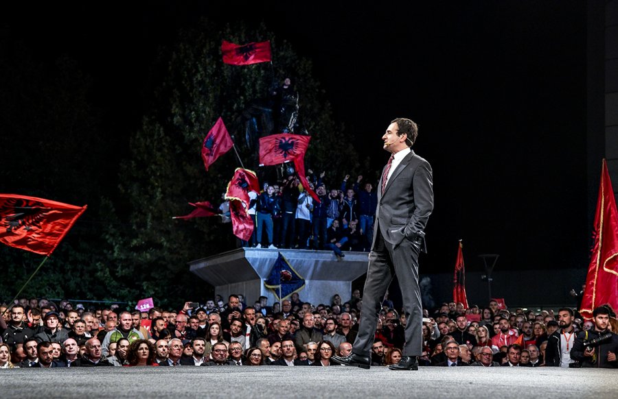 Demokristianët 'tradhëtojnë' LDK-në, shkojnë në koalicion me Lëvizjen Vetëvendojse