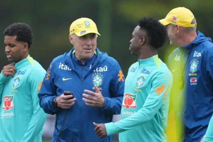 Ancelotti: S’ka vend të garantuar te Brazili për Neymar dhe Vinicius