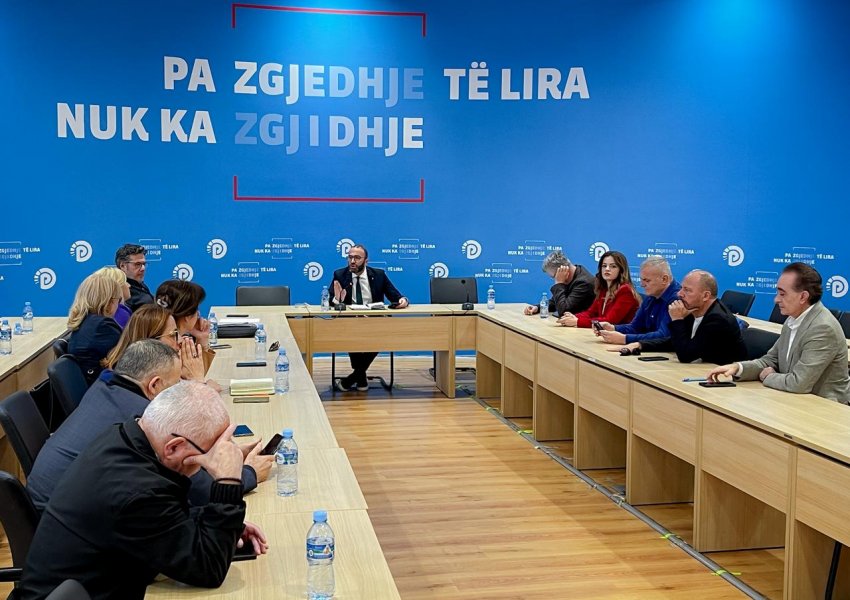 Mori në mbrojtje të pandehurën Balluku, Grupi i PD kërkon interpelancë urgjente me Kryeministrin