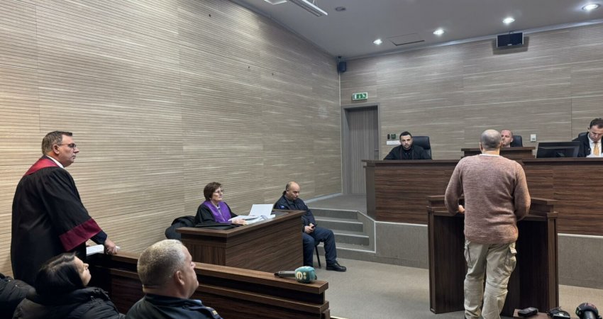Seanca për vrasjen e kushëririt në Dumnicë, i akuzuari: “Ai ishte trafikant armësh ilegale, njeri problematik”
