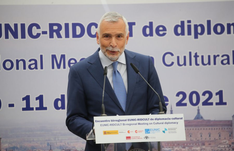 Skandali me Mogherinin/ Zyrtari i lartë i Komisionit Europian del në pension të parakohshëm, postin e merr zëvendësi