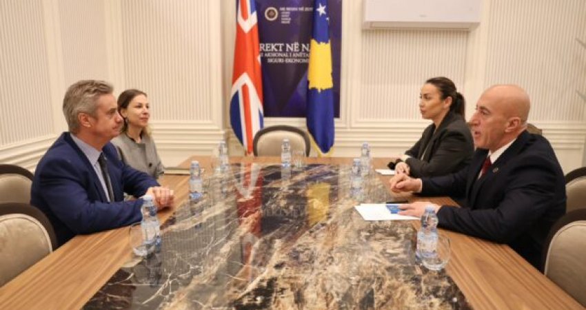Haradinaj pret ambasadorin britanik, flasin për proceset që po kalon vendi dhe avancimin e marrëdhënieve