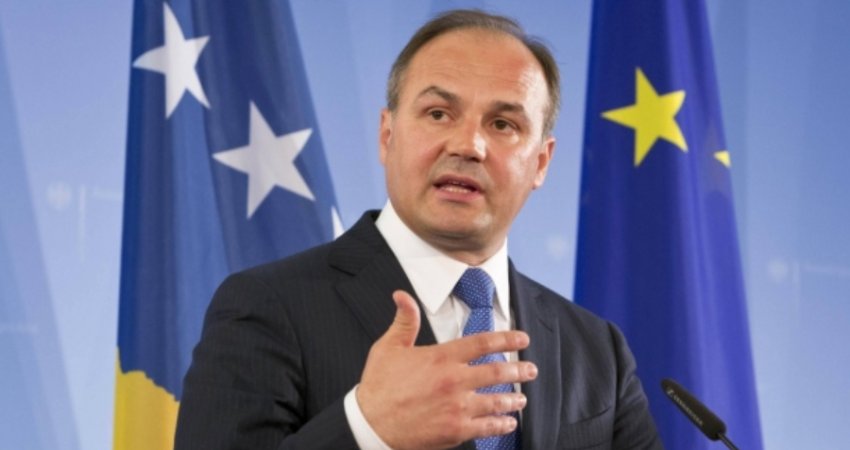 Hoxhaj kritikon ashpër Kurtin: Ka nënshkruar dokumente të negociuara në lloj-lloj skute të Evropës