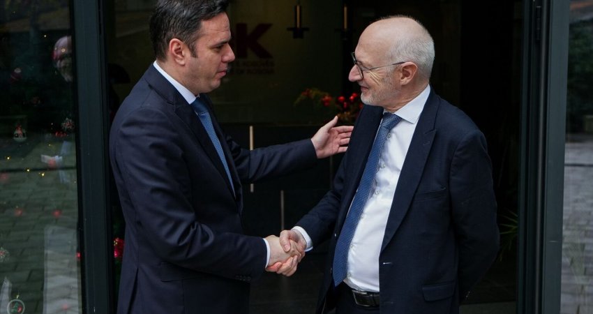 Abdixhiku takohet me Ambasadorin e Francës, flasin për zgjedhjet