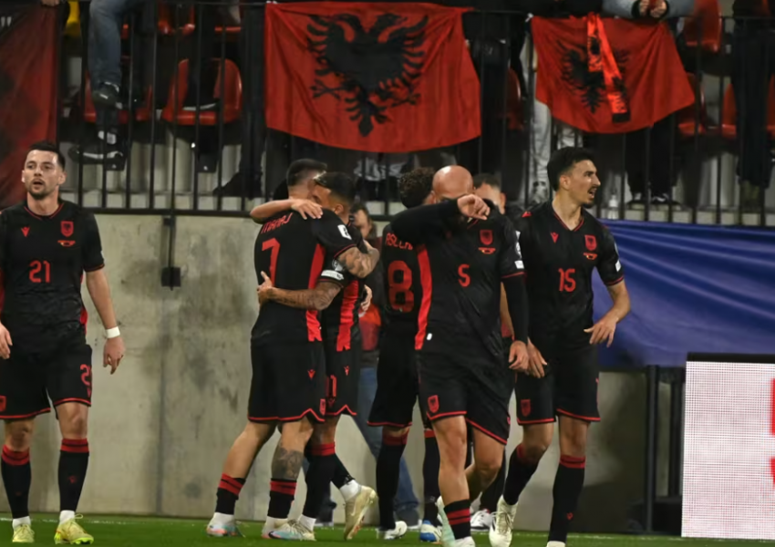 Zyrtarizohen oraret e ndeshjeve, emocione dhe net pa gjumë për tifozët kuqezi në rast kualifikimi në Botëror