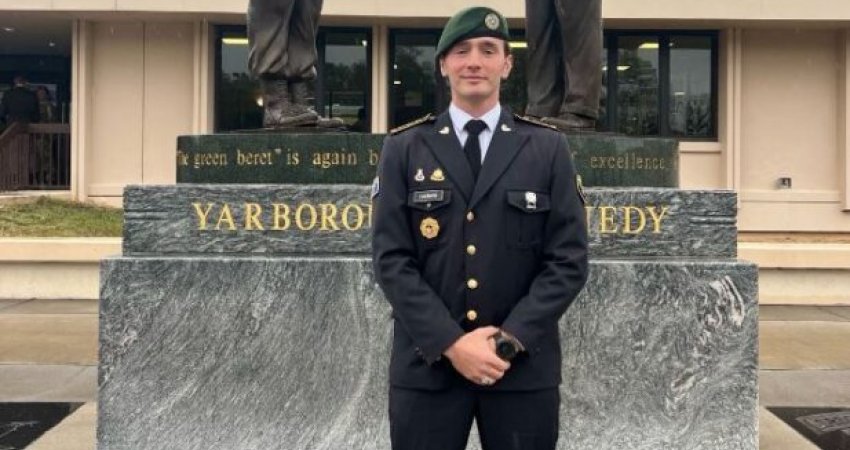 Oficeri i FSK-së diplomon në ShBA, shpërblehet me medalje
