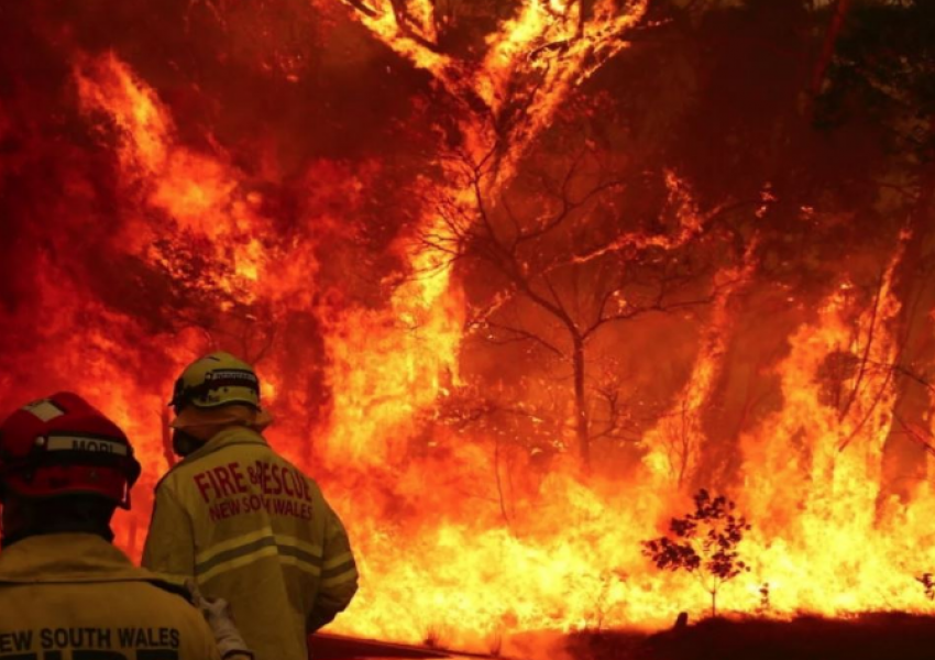 Australia në flakë, regjistrohet viktima e parë dhe mbi 90 vatra zjarri