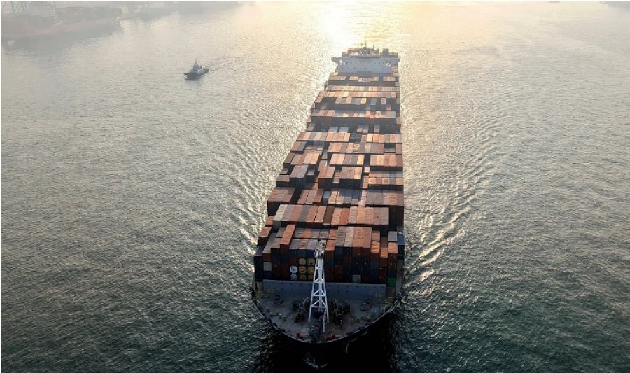 Eksportet e Kinës u rritën me 5.9% në nëntor, ndërsa dërgesat e SHBA-së ranë me 29%