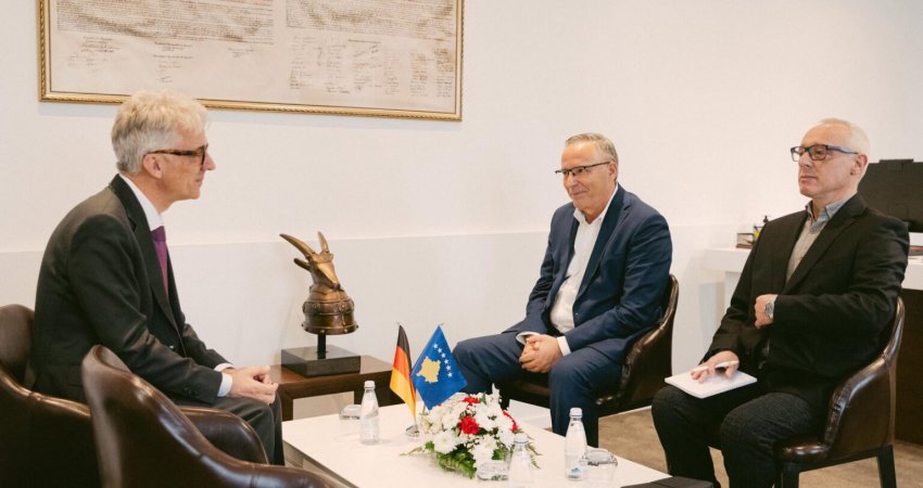 Hamza takon ambasadorin gjerman, i kërkon mbështetje për heqjen e sanksioneve të BE-së