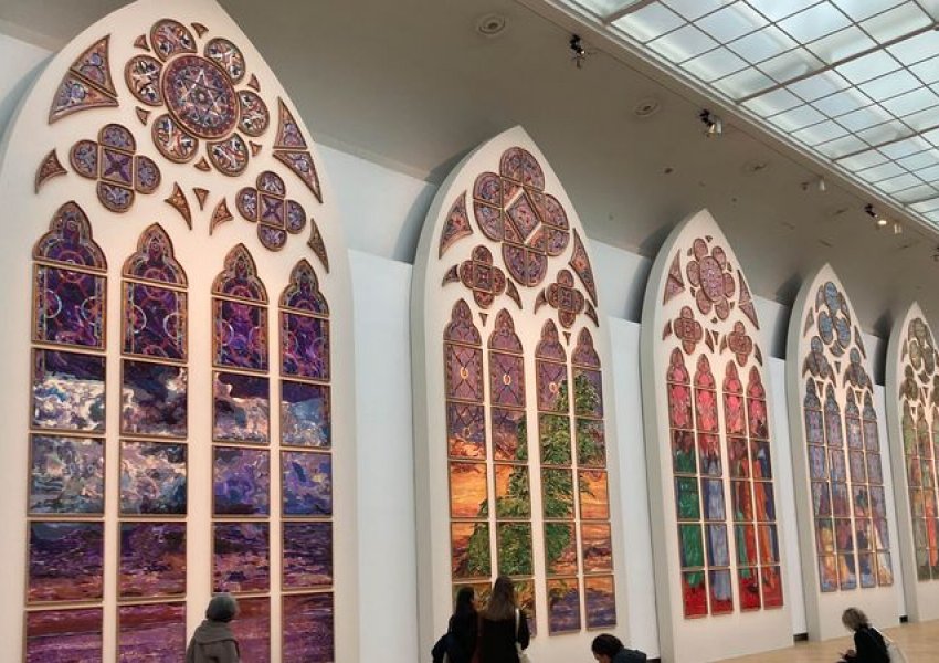 Parisi zbulon dizajne kontroverse për dritaret e reja të Notre Dame