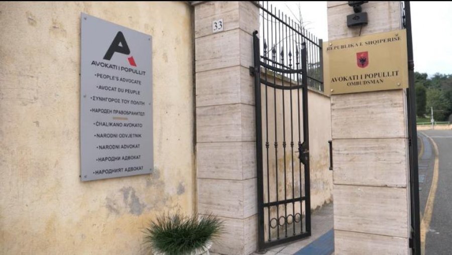 Mazhoranca shkelmon konsensusin, kalon me forcën e kartonave emrat e kandidatëve për Avokat të Popullit
